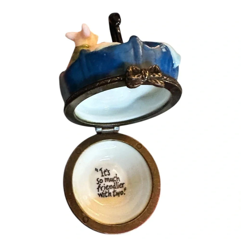 Winnie the Pooh and Piglet Trinket Box “Umbrella Ride”